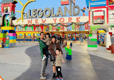 Dokumentasi perusahaan: peserta perjalanan di Legoland.